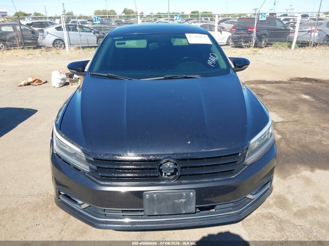 2017 Volkswagen Passat 1.8t Se მანქანა იყიდება აუქციონზე, vin: 1VWBT7A34HC006036, აუქციონის ნომერი: 45566086