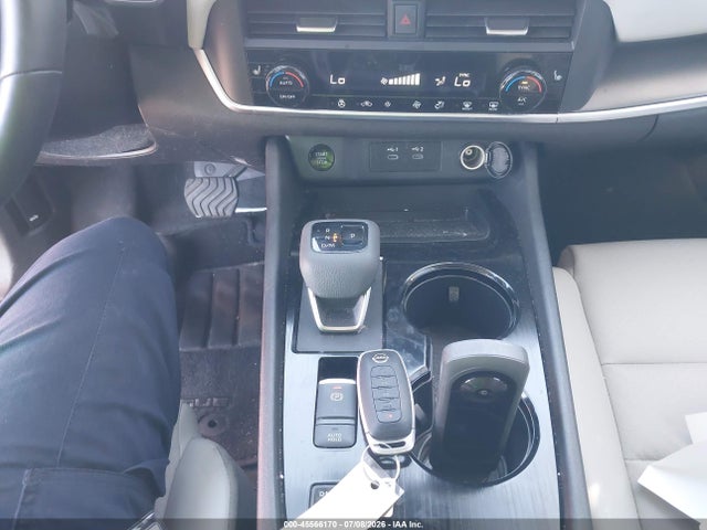JN8BT3BA4SW341879 Nissan Rogue Sv Fwd