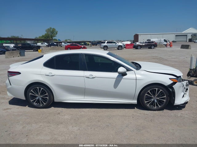 Продажа на аукционе авто 2018 Toyota Camry Se, vin: 4T1B11HK8JU014770, номер лота: 45566200