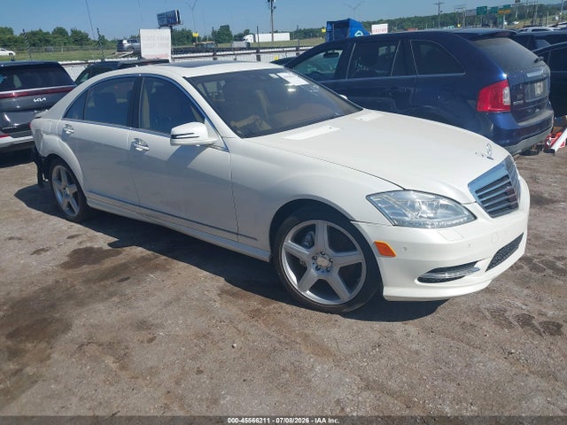 2011 Mercedes-benz S 550 მანქანა იყიდება აუქციონზე, vin: WDDNG7BB3BA396615, აუქციონის ნომერი: 45566211