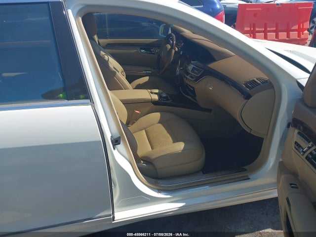 2011 Mercedes-benz S 550 მანქანა იყიდება აუქციონზე, vin: WDDNG7BB3BA396615, აუქციონის ნომერი: 45566211