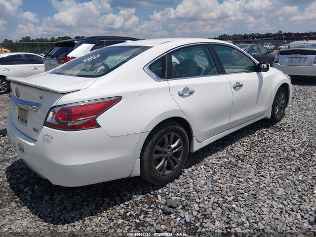 Nissan Altima 2.5 S 2015 1N4AL3AP7FC458060 Image 4