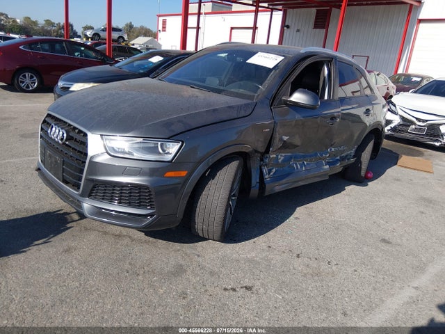 Audi Q3 2.0t Premium 2018 WA1BCCFS8JR035385 Image 2