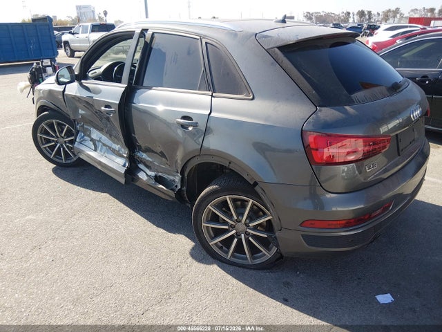 Audi Q3 2.0t Premium 2018 WA1BCCFS8JR035385 Image 3