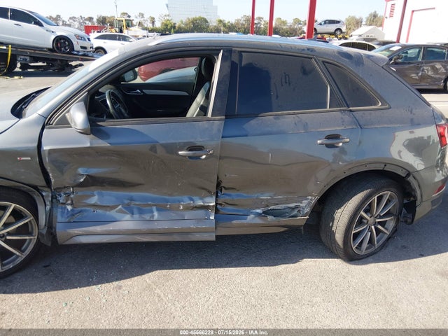 Audi Q3 2.0t Premium 2018 WA1BCCFS8JR035385 Image 6