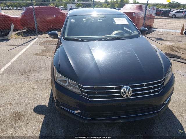 2017 Volkswagen Passat 1.8t S მანქანა იყიდება აუქციონზე, vin: 1VWAT7A36HC047585, აუქციონის ნომერი: 45566234