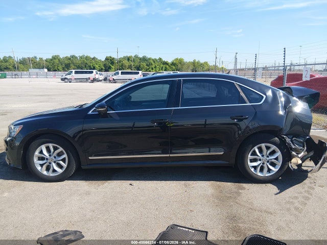 2017 Volkswagen Passat 1.8t S მანქანა იყიდება აუქციონზე, vin: 1VWAT7A36HC047585, აუქციონის ნომერი: 45566234