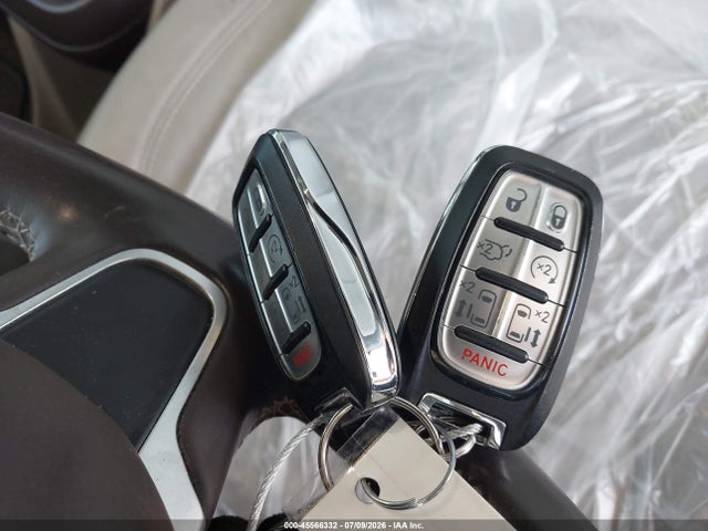 Продаж на аукціоні авто 2017 Chrysler Pacifica Touring-l, vin: 2C4RC1BG8HR552975, номер лоту: 45566332