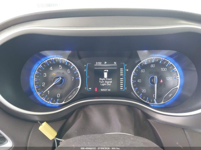 Продаж на аукціоні авто 2017 Chrysler Pacifica Touring-l, vin: 2C4RC1BG8HR552975, номер лоту: 45566332
