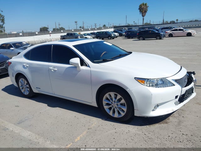 Lexus ES 300H 2014 JTHBW1GGXE2071328 Image 13
