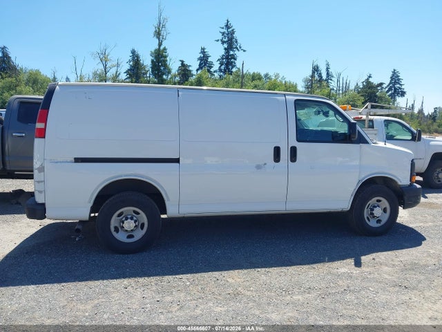Chevrolet Express 2500 Work Van 2015 1GCWGFCF7F1185479 Image 13