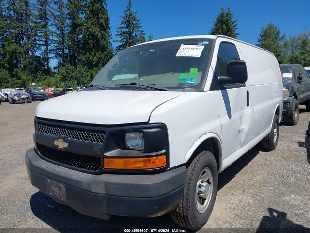 Chevrolet Express 2500 Work Van 2015 1GCWGFCF7F1185479 Image 2