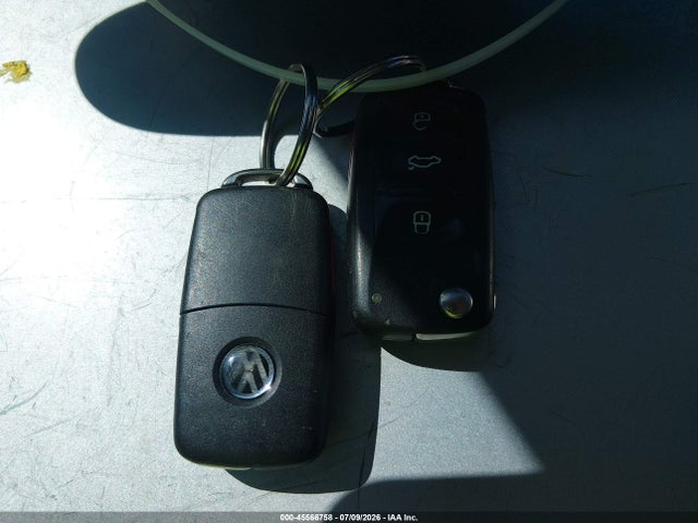 2015 Volkswagen Passat 1.8t Limited Edition მანქანა იყიდება აუქციონზე, vin: 1VWAT7A35FC081305, აუქციონის ნომერი: 45566758