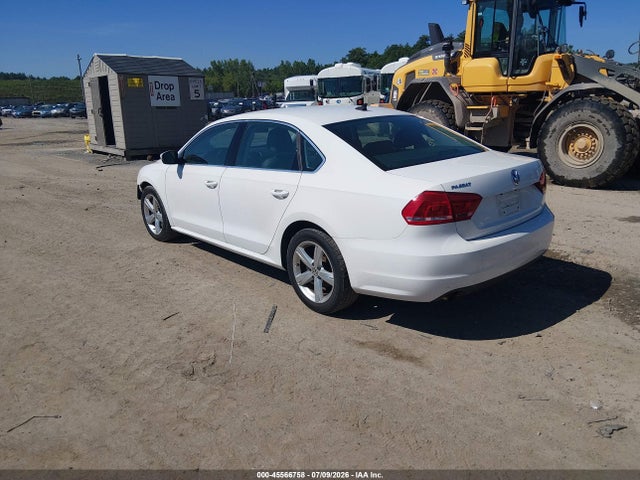 2015 Volkswagen Passat 1.8t Limited Edition მანქანა იყიდება აუქციონზე, vin: 1VWAT7A35FC081305, აუქციონის ნომერი: 45566758