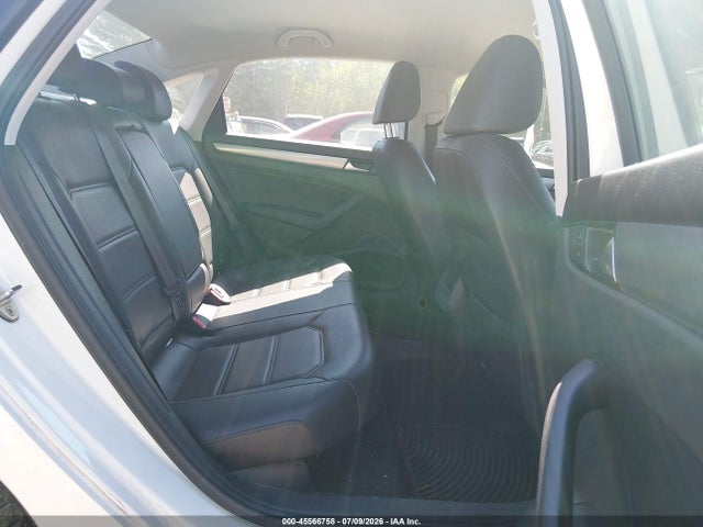 2015 Volkswagen Passat 1.8t Limited Edition მანქანა იყიდება აუქციონზე, vin: 1VWAT7A35FC081305, აუქციონის ნომერი: 45566758