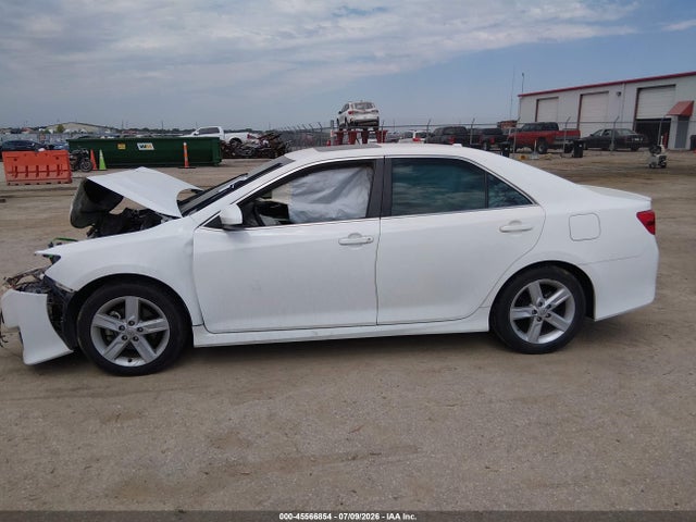 4T1BF1FK4EU760272 Toyota CAMRY SE