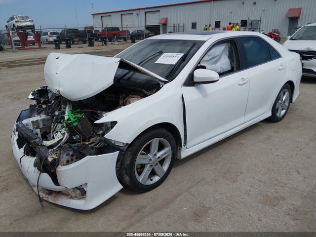 4T1BF1FK4EU760272 Toyota CAMRY SE