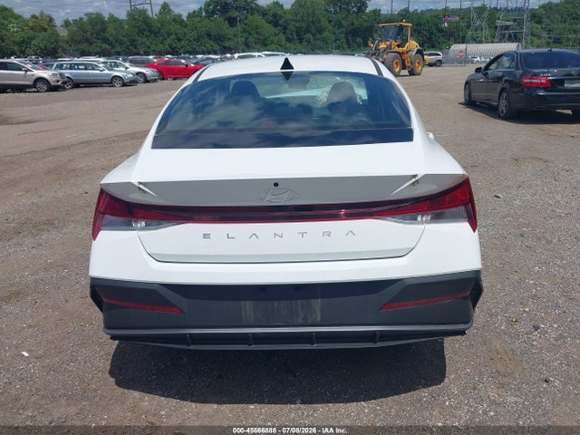 KMHLL4DG5SU978729 Hyundai ELANTRA SE