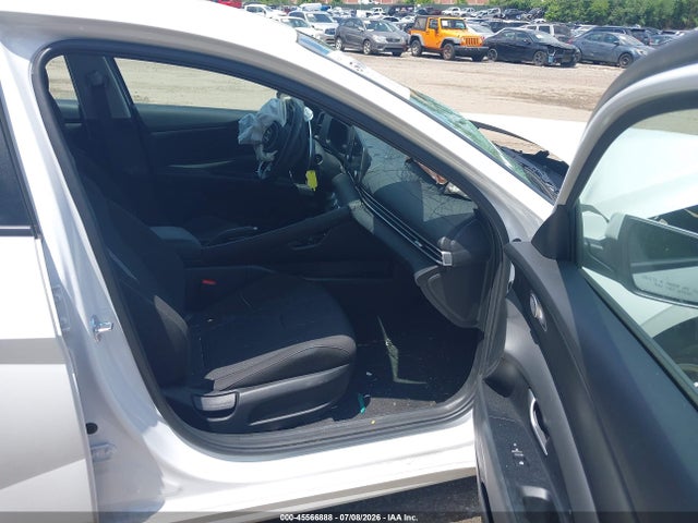 KMHLL4DG5SU978729 Hyundai ELANTRA SE
