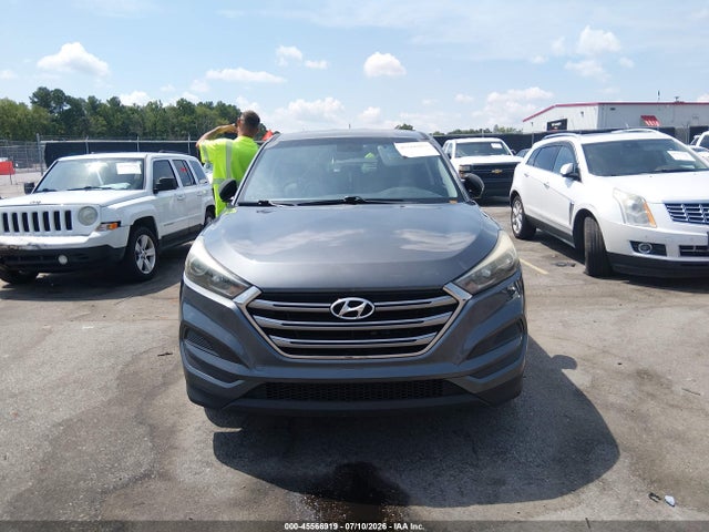 45566919 :رقم المزاد ، KM8J2CA44JU677897 vin ، 2018 Hyundai Tucson Se مزاد بيع