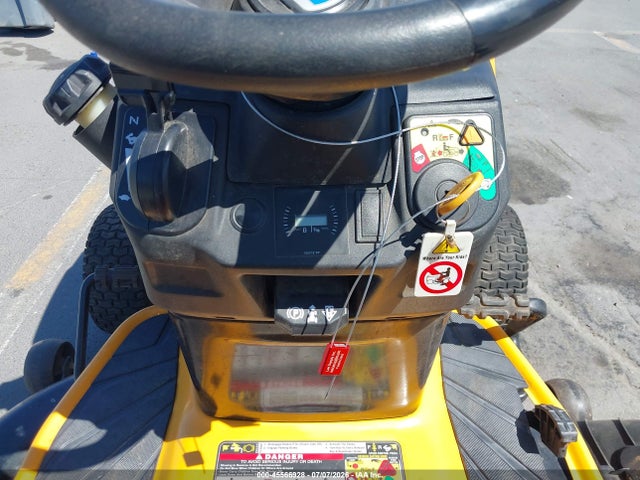 Cub Cadet Riding Lawnmower 2016 1E106H40441 Image 7