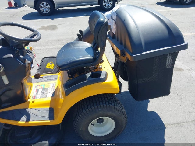 Cub Cadet Riding Lawnmower 2016 1E106H40441 Image 8