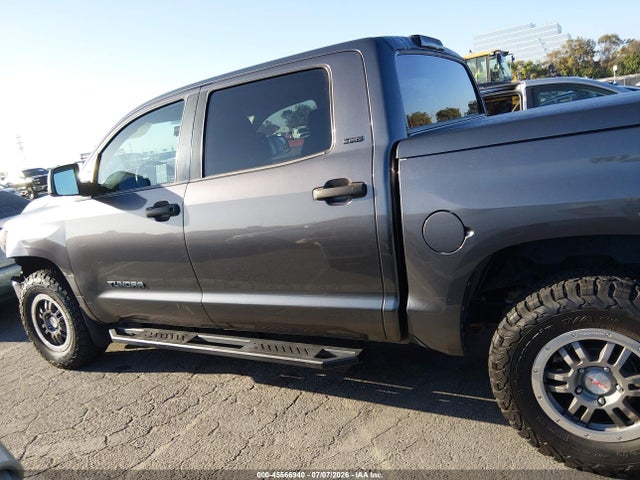 5TFEM5F12HX110977 Toyota Tundra Sr5 4.6l V8