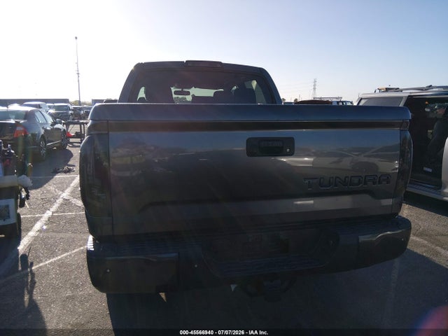 5TFEM5F12HX110977 Toyota Tundra Sr5 4.6l V8