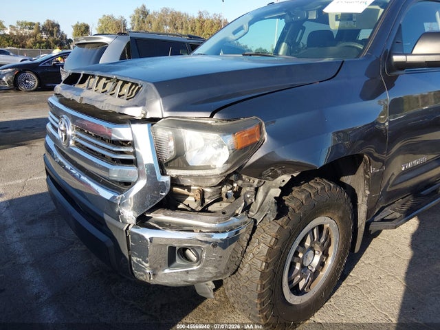 5TFEM5F12HX110977 Toyota Tundra Sr5 4.6l V8