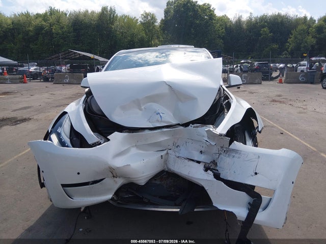 2021 Tesla Model Y Long Range Dual Motor All-wheel Drive მანქანა იყიდება აუქციონზე, vin: 5YJYGDEE6MF256452, აუქციონის ნომერი: 45567053