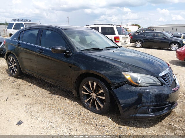 45567196 :رقم المزاد ، 1C3CCBBG9DN720260 vin ، 2013 Chrysler 200 Touring مزاد بيع