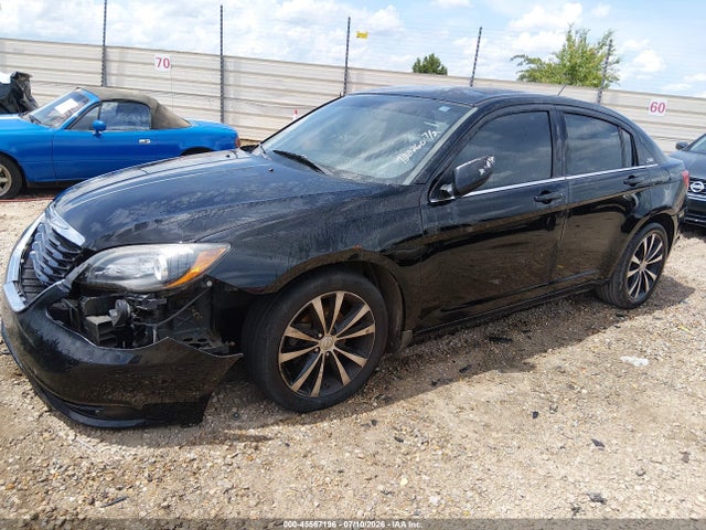 45567196 :رقم المزاد ، 1C3CCBBG9DN720260 vin ، 2013 Chrysler 200 Touring مزاد بيع