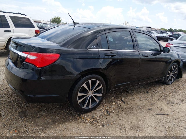 45567196 :رقم المزاد ، 1C3CCBBG9DN720260 vin ، 2013 Chrysler 200 Touring مزاد بيع
