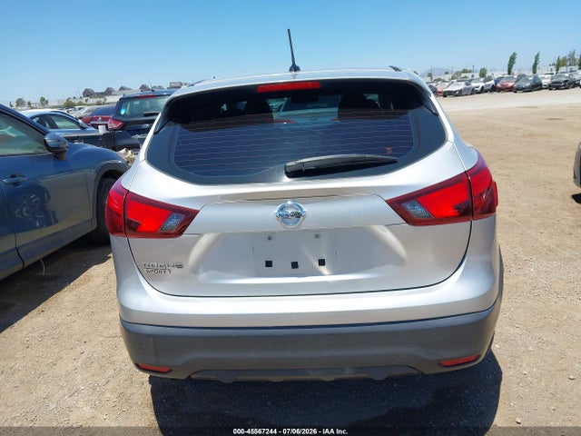 JN1BJ1CP8JW150783 Nissan Rogue Sport S