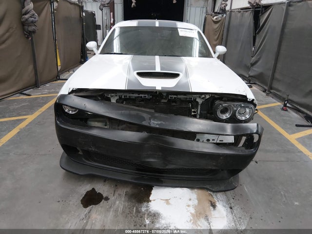Продаж на аукціоні авто 2015 Dodge Challenger Srt 392, vin: 2C3CDZDJ3FH706672, номер лоту: 45567274