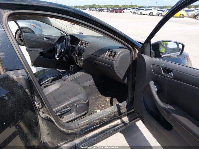 45567339 :رقم المزاد ، 3VWDX7AJ6BM083749 vin ، 2011 Volkswagen Jetta 2.5l Se مزاد بيع