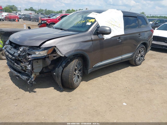 Продажа на аукционе авто 2016 Mitsubishi Outlander Se, vin: JA4AZ3A39GZ012149, номер лота: 45567388