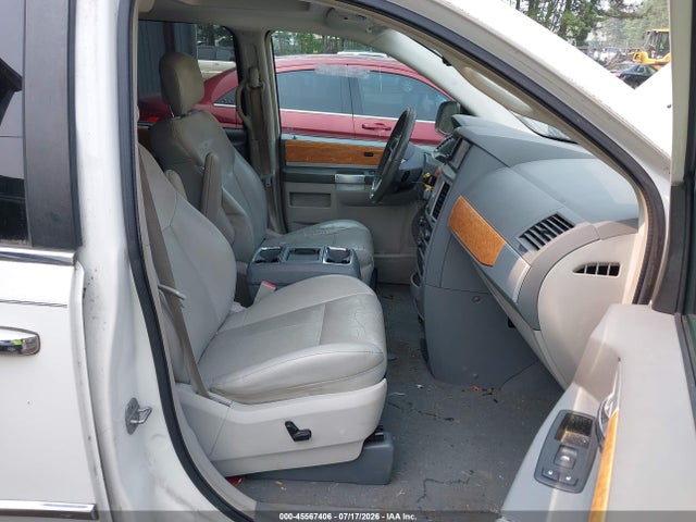 45567406 :رقم المزاد ، 2A4RR7DX9AR448848 vin ، 2010 Chrysler Town & Country New Limited مزاد بيع