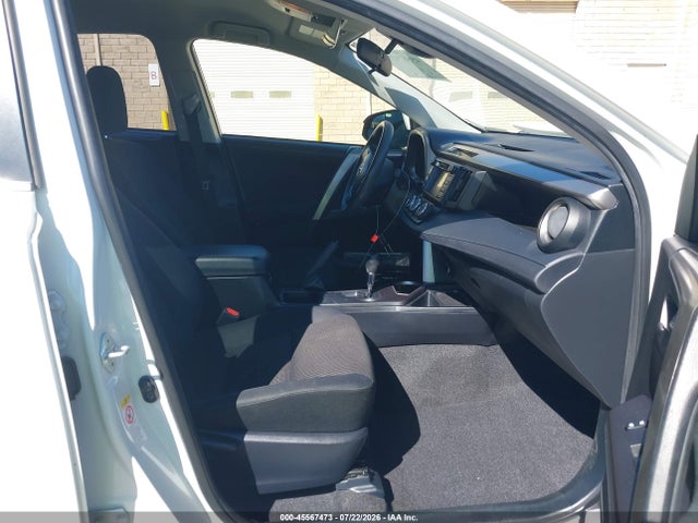 JTMZFREV3JJ150484 Toyota RAV4 LE