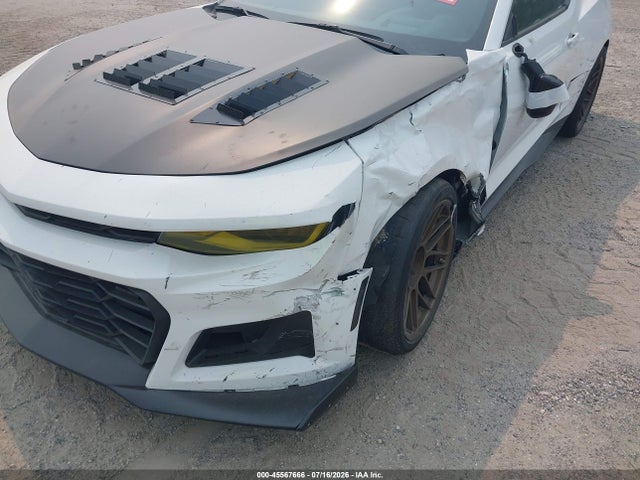 45567666 :رقم المزاد ، 1G1FE1R76H0215050 vin ، 2017 Chevrolet Camaro 1ss مزاد بيع