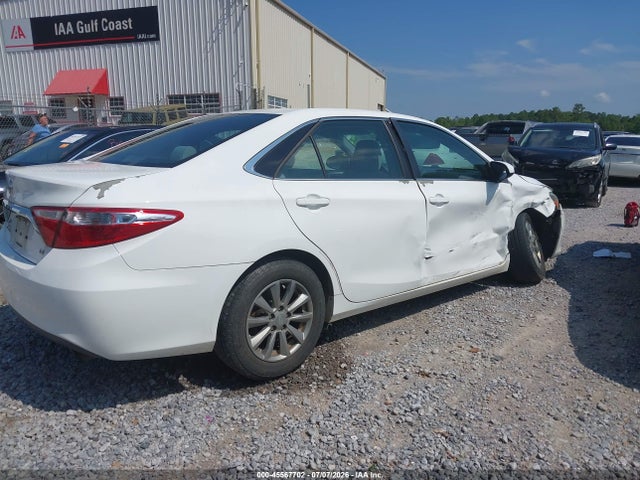 Toyota CAMRY LE 2015 4T4BF1FK7FR507356 Image 4