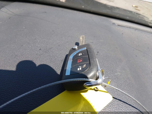 JTMG1RFV3KD032732 Toyota RAV4 LE