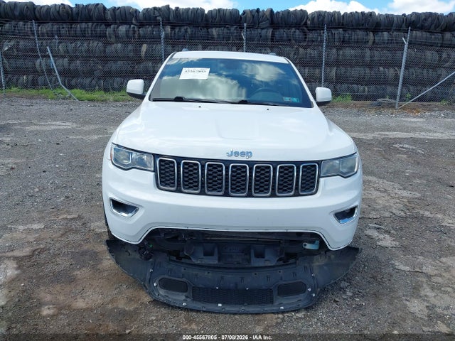 1C4RJFAG3JC443763 Jeep Grand Cherokee Laredo E 4x4