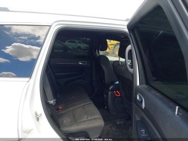 1C4RJFAG3JC443763 Jeep Grand Cherokee Laredo E 4x4