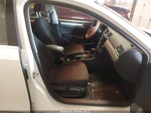 45567816 :رقم المزاد ، 1VWAT7A36GC005884 vin ، 2016 Volkswagen Passat 1.8t S مزاد بيع