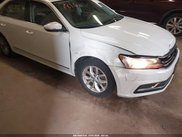 45567816 :رقم المزاد ، 1VWAT7A36GC005884 vin ، 2016 Volkswagen Passat 1.8t S مزاد بيع
