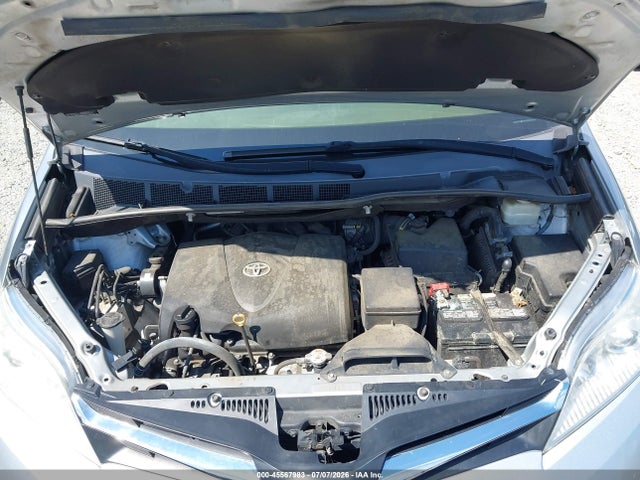 Toyota Sienna Le 8 Passenger 2019 5TDKZ3DC3KS016052 Image 10
