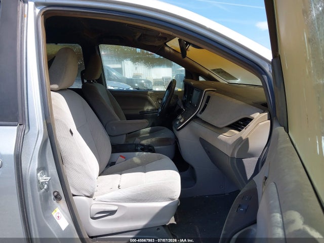Toyota Sienna Le 8 Passenger 2019 5TDKZ3DC3KS016052 Image 12
