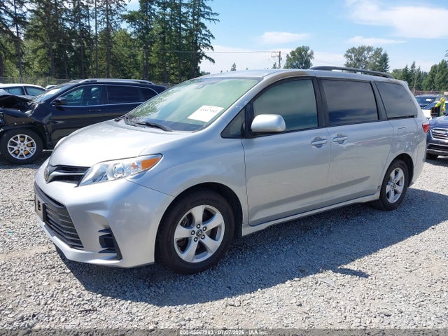 Toyota Sienna Le 8 Passenger 2019 5TDKZ3DC3KS016052 Image 2