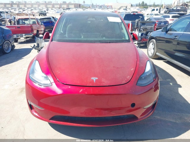 Tesla Model Y Long Range Dual Motor All-wheel Drive 2024 7SAYGDEE1RA253434 Image 11